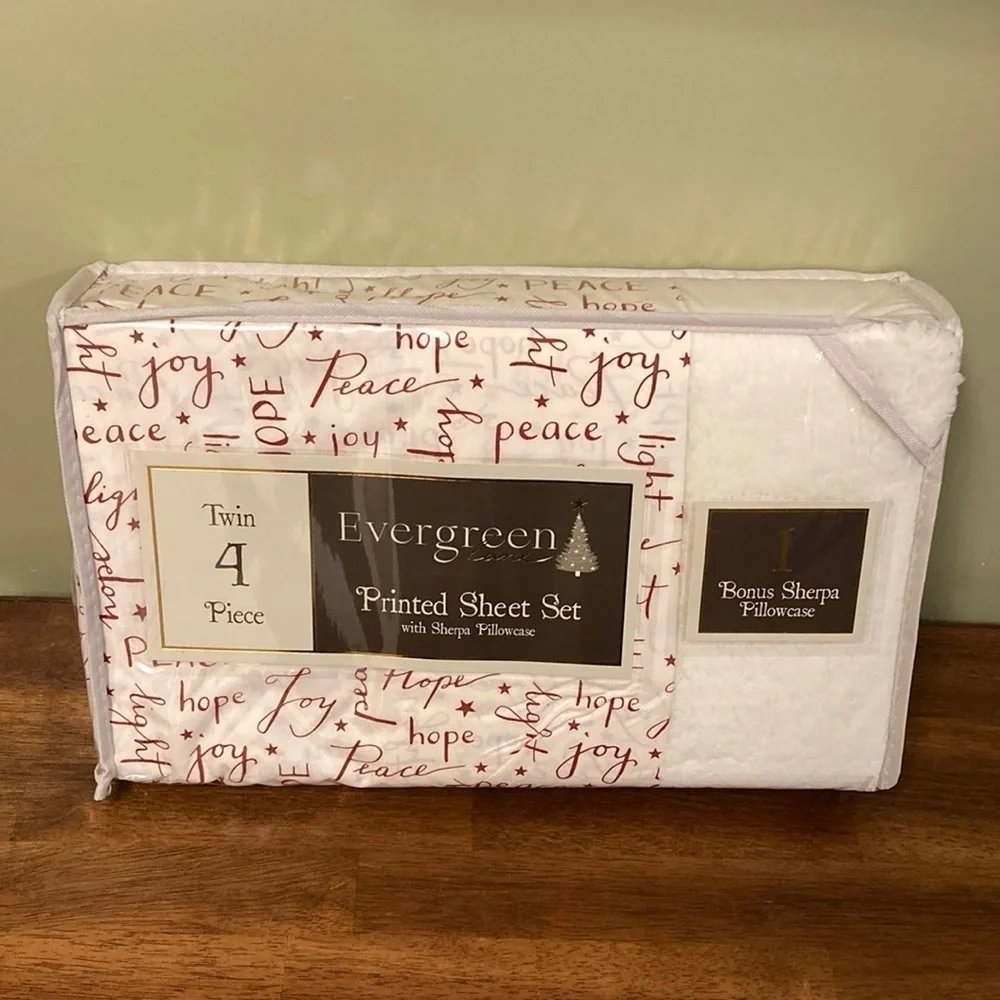 NEW EVERGREEN LANE TWIN CHRISTMAS WORDS SHEETS W/BONUS SHERPA PILLOWCASE